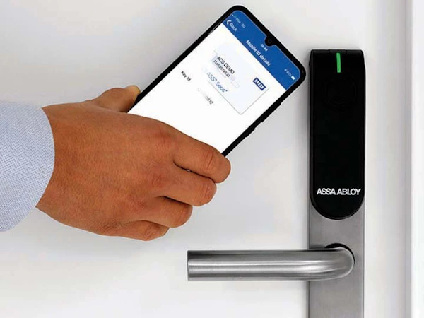 School Door Lock Systems for Classrooms & Campuses | Avigilon